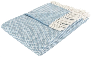 Wool throw with finely combed wool - 130x200 cm - Soft wool throw with light blue zigzag pattern - By Borg throw