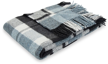 Wool throw with finely combed wool - 130x200 cm - Soft wool throw with elegant blue chequered pattern - By Borg throw