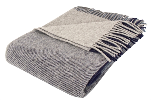 Wool throw - 100% New pure wool   - 130x200 cm - Soft wool blanket in checked grey - Nordstrand Home throw