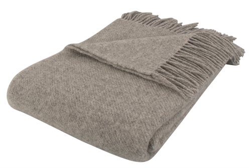 Wool throw - 100% New pure wool  - 130x200 cm - Soft wool throw in solid colour light grey - Nordstrand Home wool throw